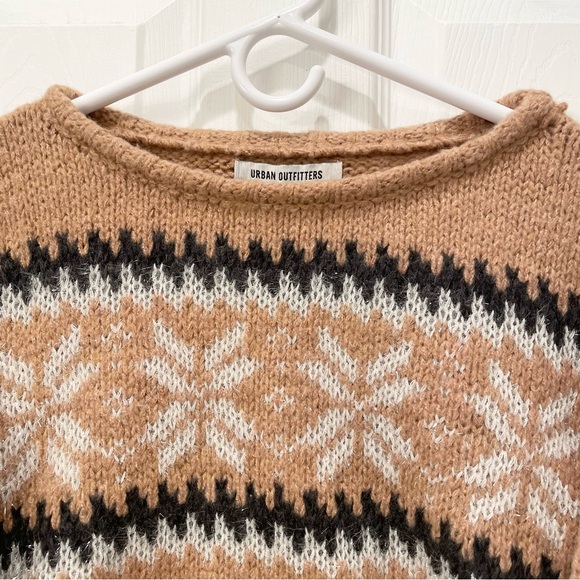 Urban Outfitters Cropped Fair Isle Sweater - Picture 3 of 15